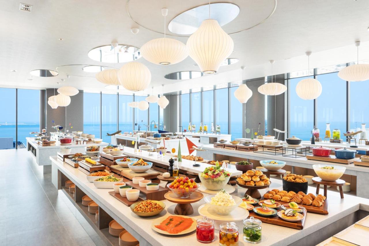 Omo Kansai Airport By Hoshino Resorts Izumisano Exteriör bild The buffet at the 360° restaurant