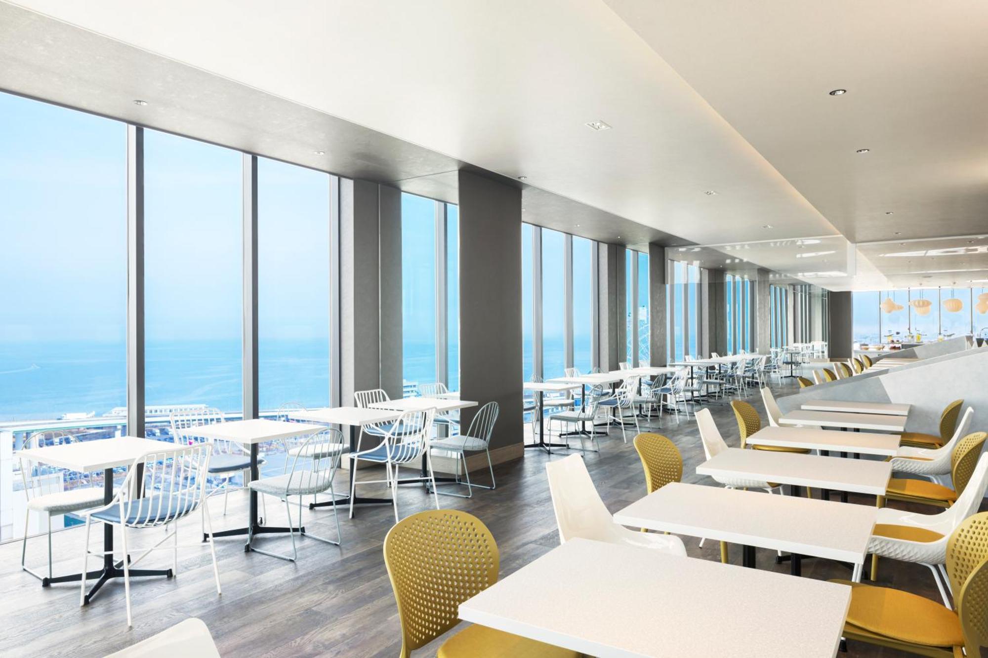 Omo Kansai Airport By Hoshino Resorts Izumisano Exteriör bild The 360° Restaurant