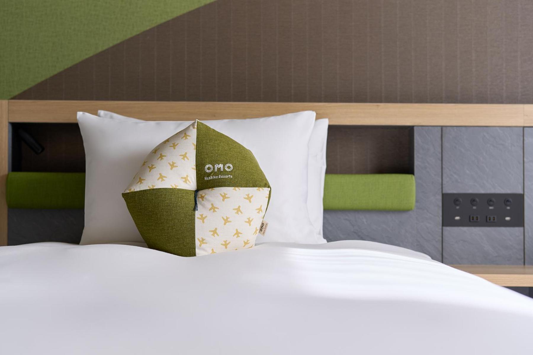 Omo Kansai Airport By Hoshino Resorts Izumisano Exteriör bild OYO's signature pillow