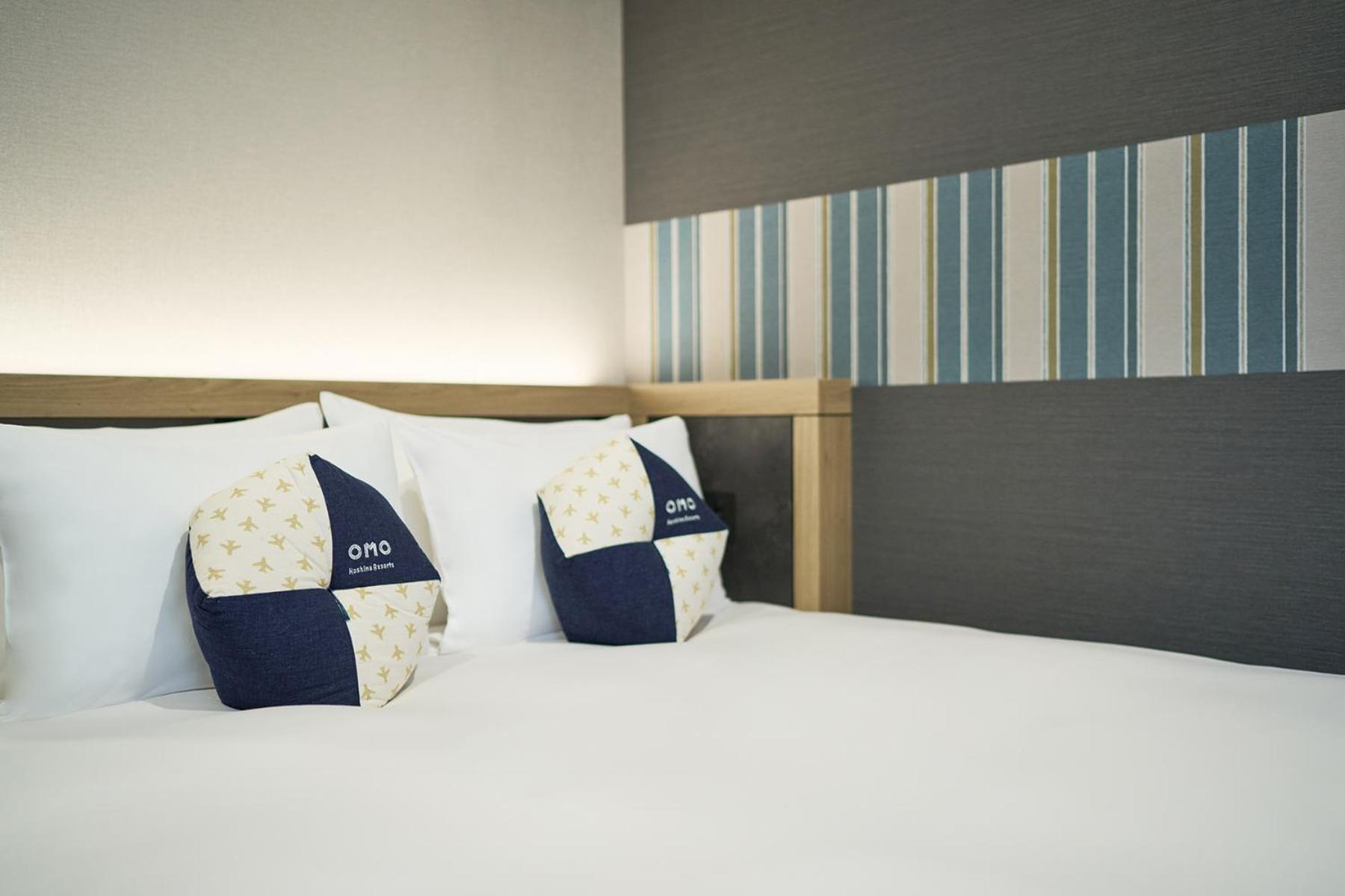 Omo Kansai Airport By Hoshino Resorts Izumisano Exteriör bild A bed at a hotel